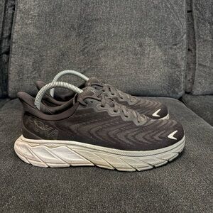 Hoka One One Womens Arahi 6 Sneakers Size 9.5 Black Running Shoe